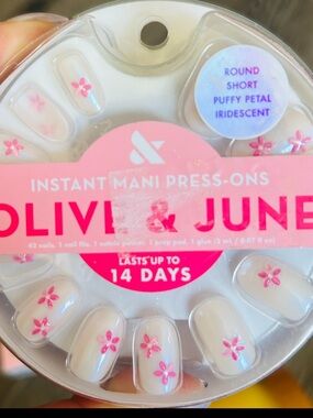 Olive & June 🌺 💅Press On Nails Spring Round Puffy Petal NEW Rare Design